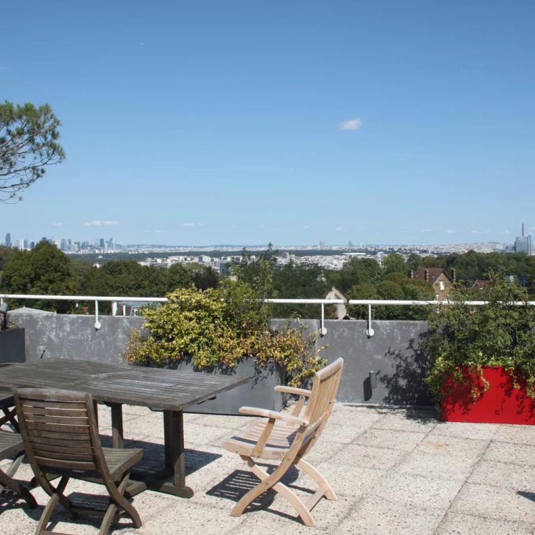 Exceptionnel - Sèvres Rive Gauche  - dernier étage avec terrasse