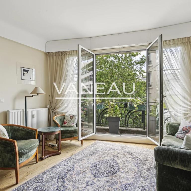 EXCLUSIVITE - PARIS XVI - Village d'Auteuil - Beau deux pièces a