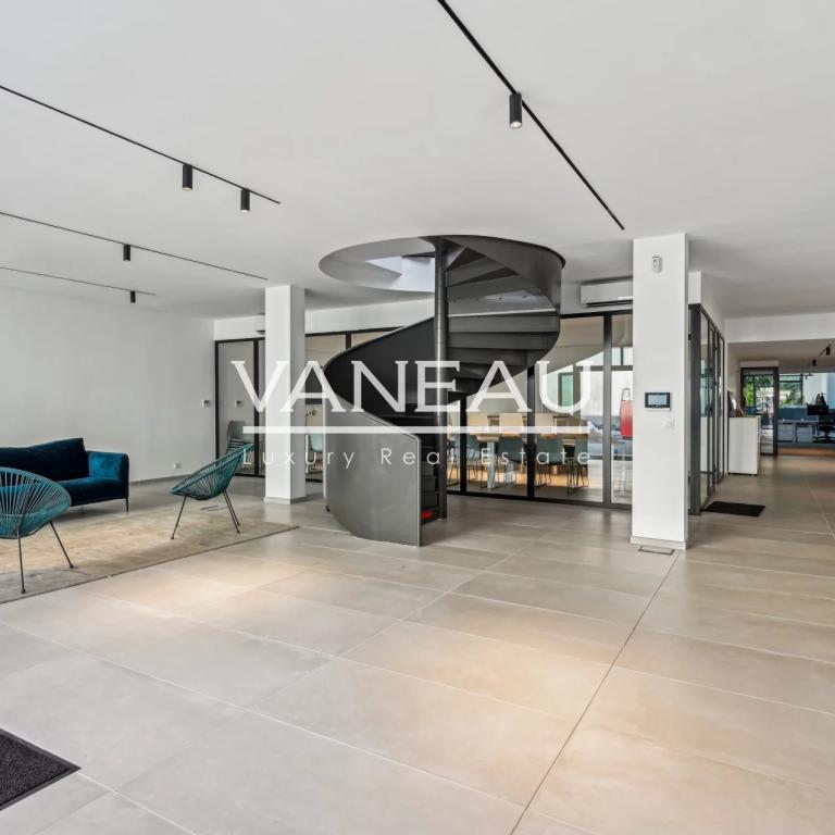 92400-COURBEVOIE-IMMEUBLE AVEC COMMERCIALITE