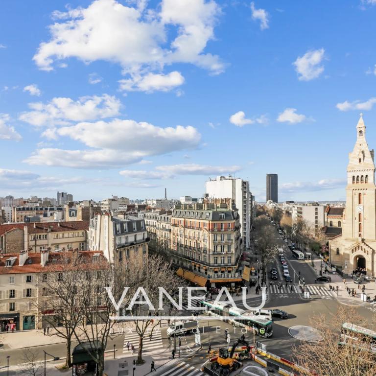 Dernier étage avec vue sur Paris