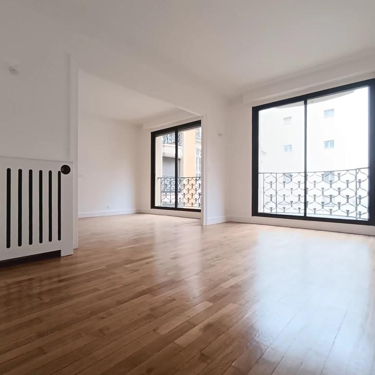 3 pièces 1 chambre 33 Avenue Montaigne