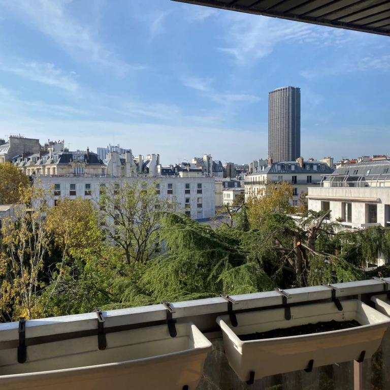 75006 - Appartement meublé avec balcon terrasse