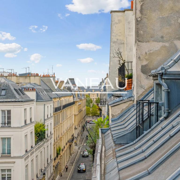 34m2 / 5ème étage - Saint-Germain-des-Prés - Carré des Antiquair