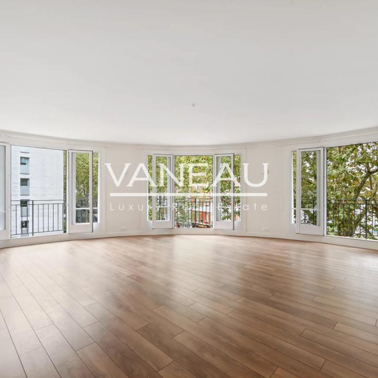 VAUGIRARD - VOLONTAIRES : Appartement familial avec balcon