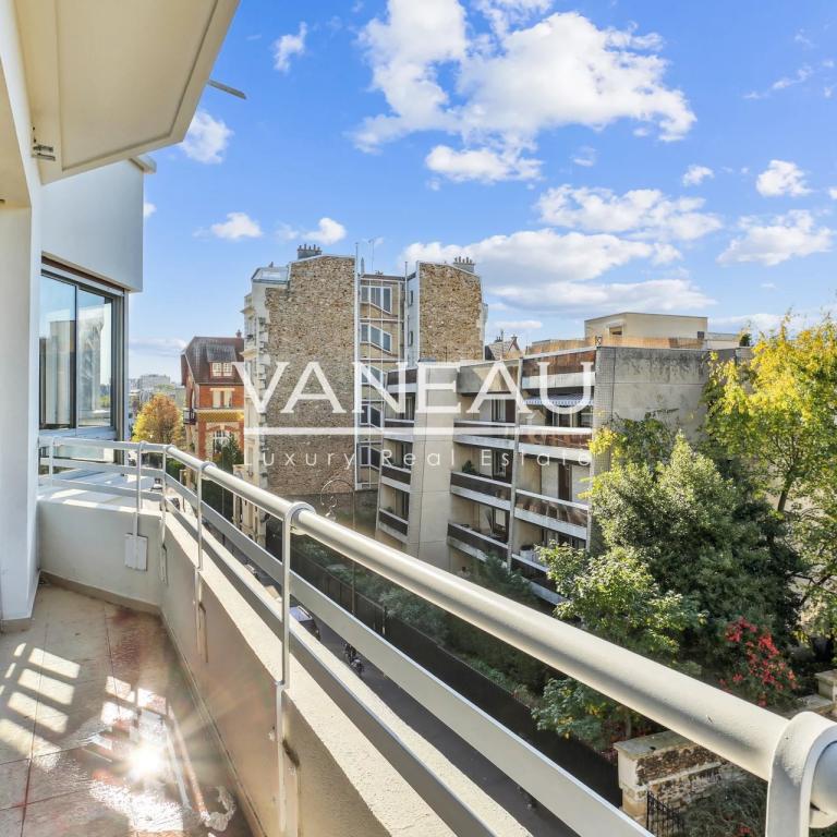 PARIS XVI - Molitor - Appartement très lumineux - Vue dégagée - 