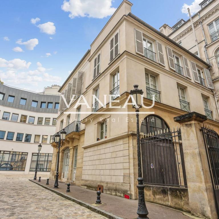 Paris 75001 - 2 pièces de 53m² - Emplacement Premium -