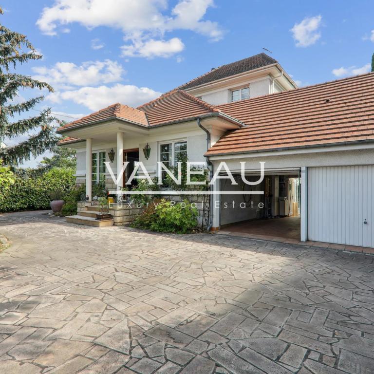 Maison à vendre au Vésinet - 208 m² -9 pièces - 6 chambres