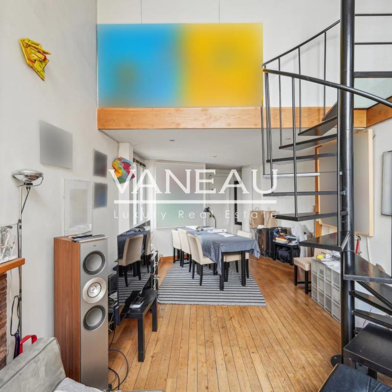 Loft d'exception dans un immeuble historique d'artistes au style