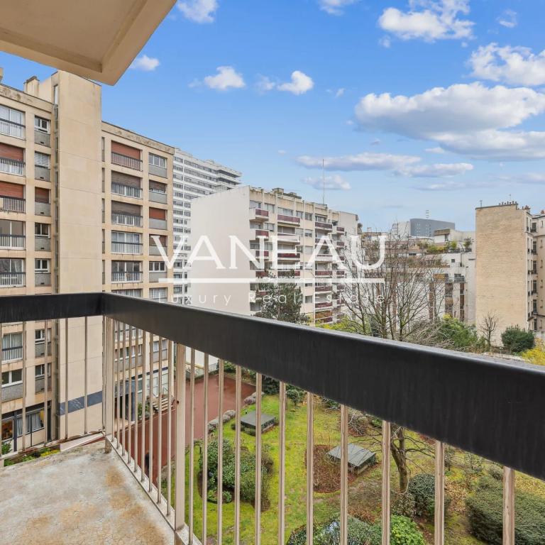 Appartement  fonctionnel - Balcon - Parking