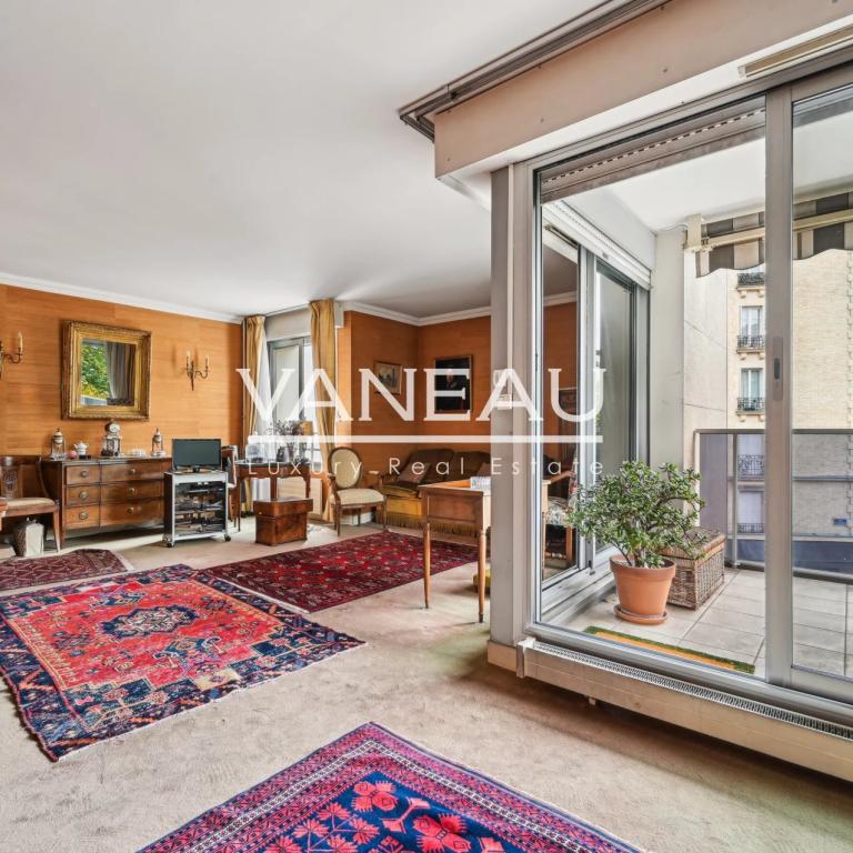 Élégant appartement 5 pièces à Paris 15ème