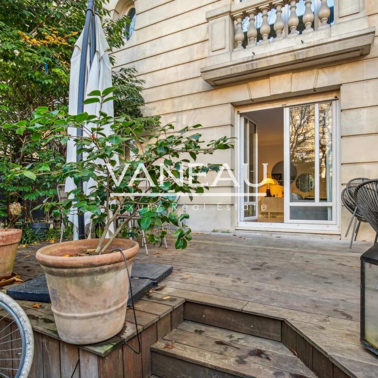 Paris XVIe - Georges Mandel Duplex familial avec jardin privatif