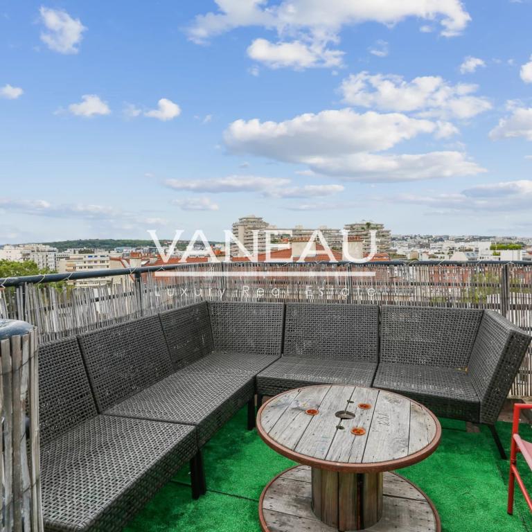 En étage - Ascenseur - Terrasse- Vue dégagée