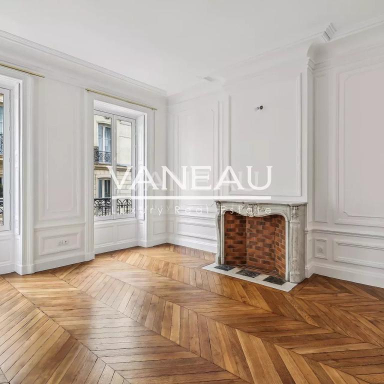 Appartement familial entièrement refait à neuf rue Washington -