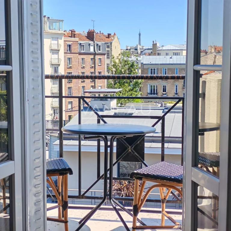 Boulogne Nord - luxueux trois pièces au dernier étage, balcons,