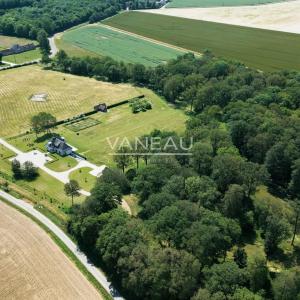 VIDEO AERIENNE DISPONIBLE - DOMAINE DE 20 HECTARES - 1.30h DE PA