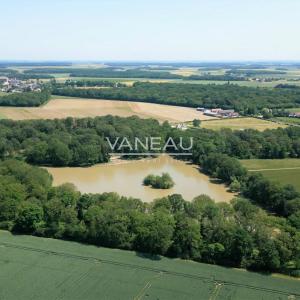 VIDEO AERIENNE DISPONIBLE - DOMAINE DE 20 HECTARES - 1.30h DE PA