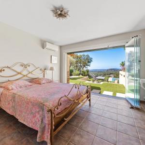 Villa d'Exception à Sainte-Maxime – Vue Mer Panoramique et Pisci