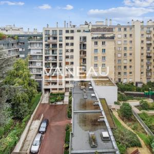 PARIS 15 - VAUGIRARD - 5P en étage élevé avec balcon et vue déga