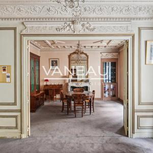 Exclusivité - Paris 9 - Rochechouart / Condorcet - Appartement f