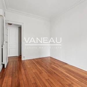 BON MARCHE - VANEAU