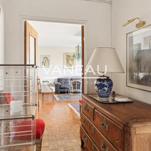 EXCLUSIVITE - Paris XVI - Appartement deux chambres sur jardin -