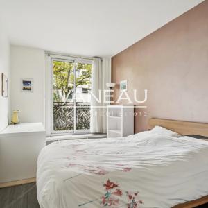 Neuilly - Appartement deux pièces en parfait état avec balcon