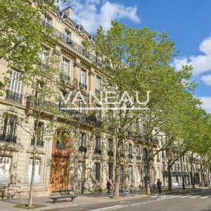 PARIS VIII - Parc Monceau - Appartement Haussmannien de 2 pièces