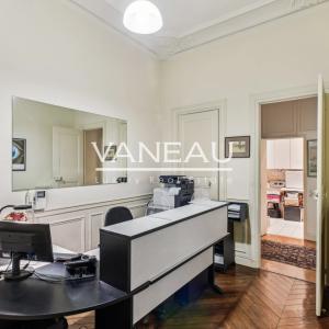 PARIS VIII - Parc Monceau - Appartement Haussmannien de 2 pièces