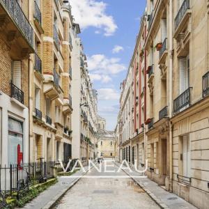 Mairie du XV ème – charmant studio vue toits de Paris.