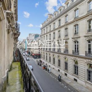 PARIS 7 - LES ANTIQUAIRES - 2/3 chambres - balcon