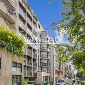 studio avec balcon et parking