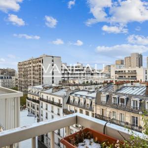 Paris XV - Quartier Dupleix Motte Piquet - Etage élevé avec balc