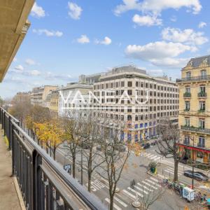 Paris 8 - Avenue Montaigne - Etage élevé / extérieur