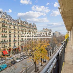 Paris 8 - Avenue Montaigne - Etage élevé / extérieur