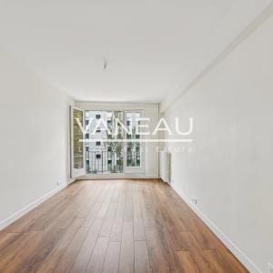 VAUGIRARD - VOLONTAIRES : Appartement familial avec balcon