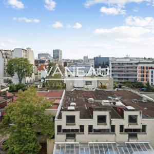 En étage avec ascenseur - Vue dégagée - Balcon