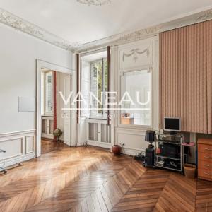 PARIS VIII - Parc Monceau - Appartement Haussmannien de 2 pièces