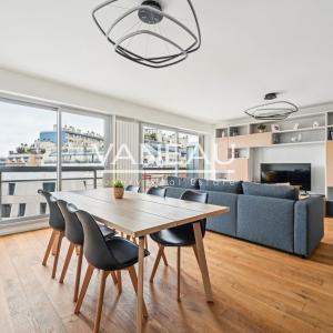 Métro Commerce - Appartement quatre pièces refait à neuf