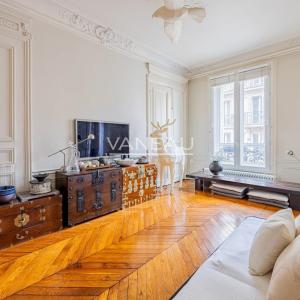 FAUBOURG DU ROULE - APPARTEMENT FAMILIAL