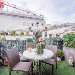 Dernier étage avec Terrasse vue Tour Eiffel