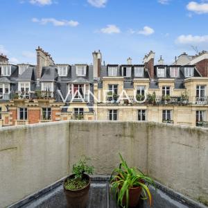 Bir Hakeim/Dupleix - Appartement en étage élevé avec balcon