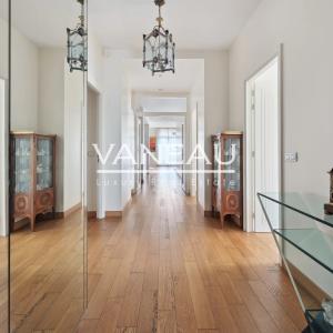 Paris XVIe - rue de Longchamp - Flandrin. Superbe appartement en