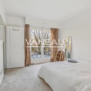 Paris XVIe - Georges Mandel Duplex familial avec jardin privatif