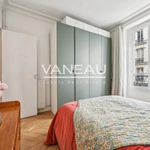 Paris VIIe - SAINT DOMINIQUE  - Appartement rénové avec deux cha