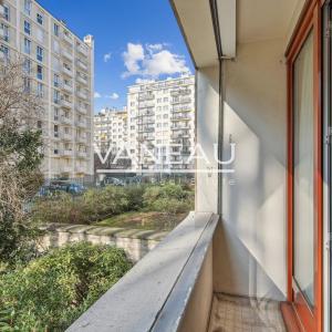 Paris XVe - Appartement quatre pièces avec loggia