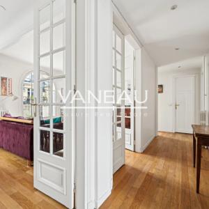 Paris XVe - Bir Hakeim/Dupleix - Appartement en étage élevé avec