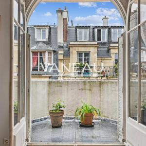 Paris XVe - Bir Hakeim/Dupleix - Appartement en étage élevé avec