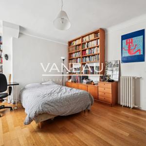 Paris XVe - Bir Hakeim/Dupleix - Appartement en étage élevé avec