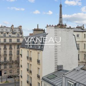 Paris VII - Rue Cler - Studio en étage élevé avec vue dégagée