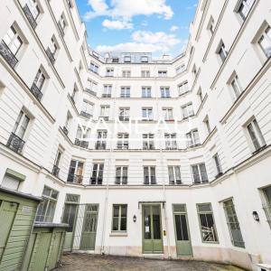 Paris 8 - Faubourg Saint-Honoré - Dernier étage